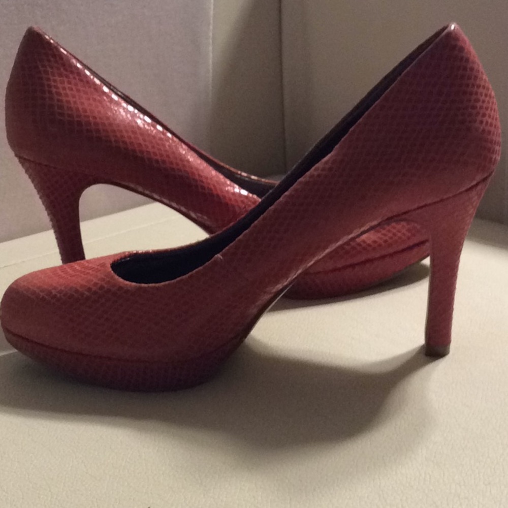 Top Moda Platform Pumps - Picture 5 of 7